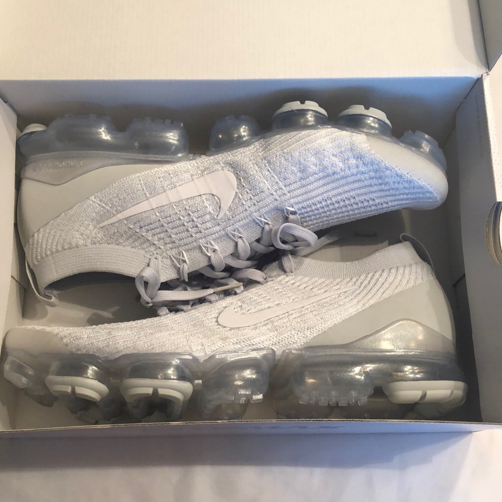 LIKE NEW! Nike Vapormax flyknit 3 shoe, size 13